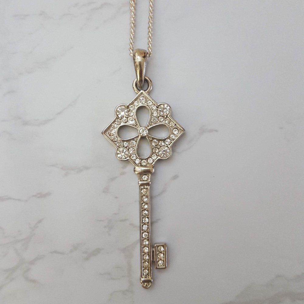 Rhinestone Key Pendant Necklace